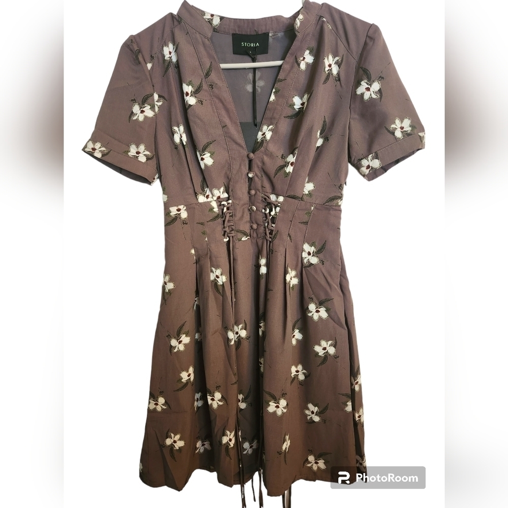 Storia Floral Dress Size Small NWT